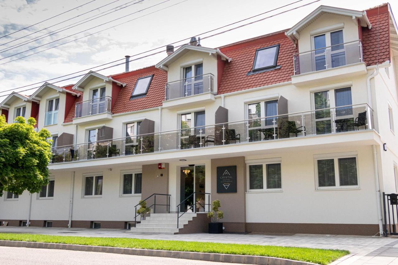 Hotel Crystal ไฮจ์ดุสโซบอสโล ภายนอก รูปภาพ
