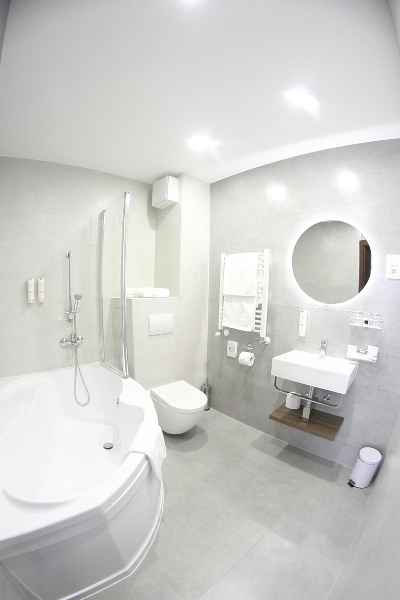 Hotel Crystal ไฮจ์ดุสโซบอสโล ภายนอก รูปภาพ